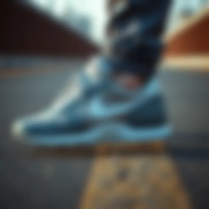 Performance Features of Nike Star Runner 3 Gri Detailed view of Nike Star Runner 3 Gri's performance features